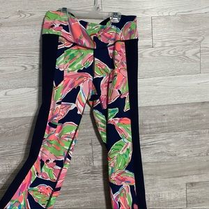 Lilly Pulitzer Luxletic Cropped Floral Printed Athletic Leggings - size medium